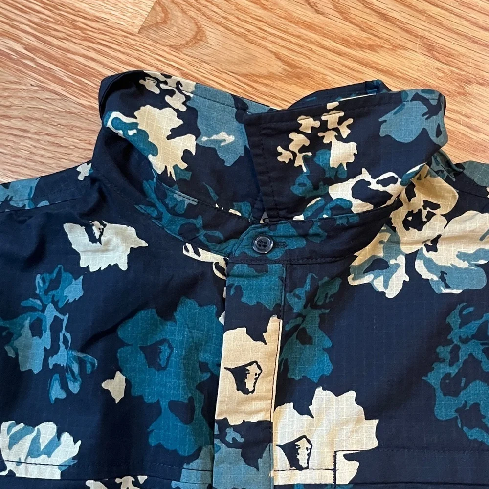The North Face label tags measurements
